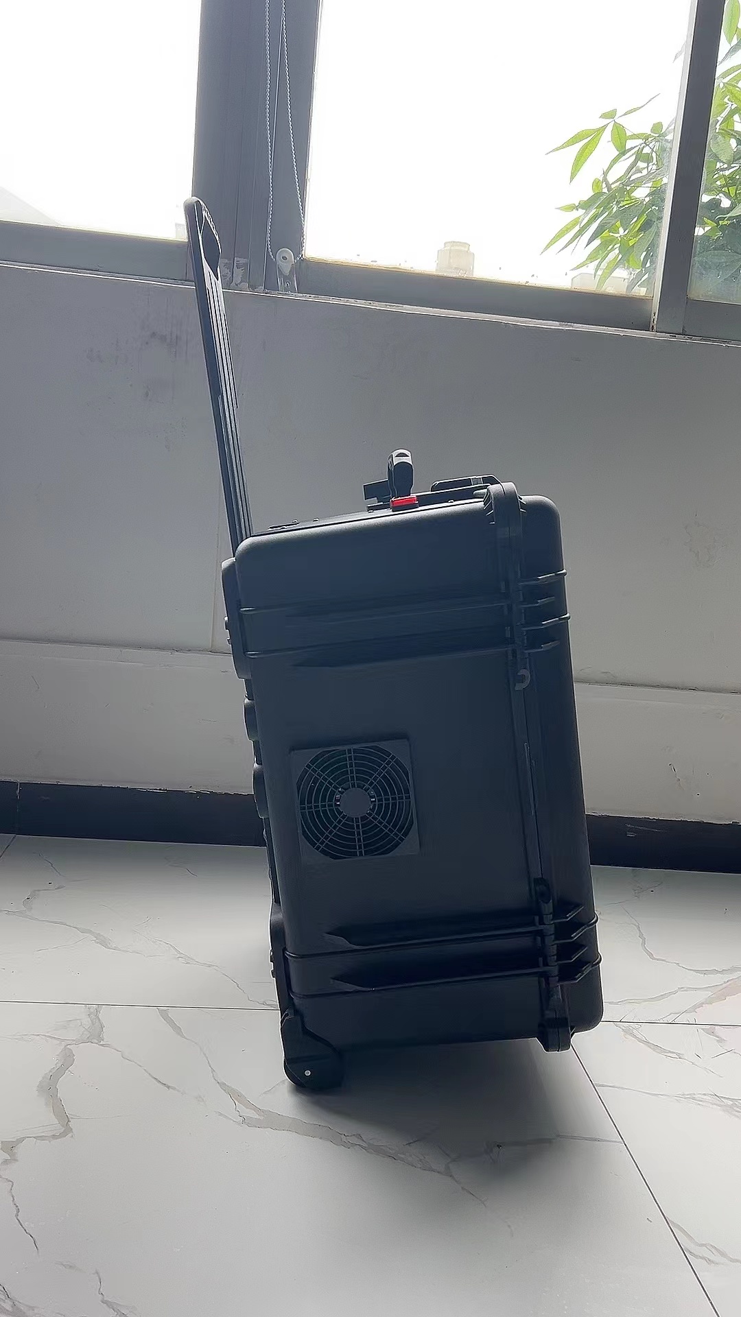 天祝手拉箱型移动通信干扰器